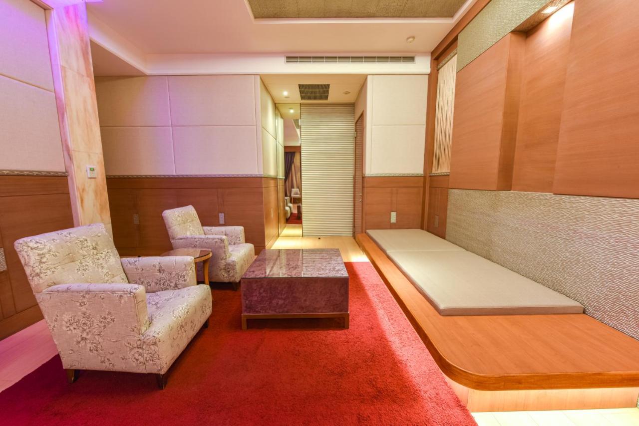 Purple Garden Motel Kaohsiung Eksteriør bilde