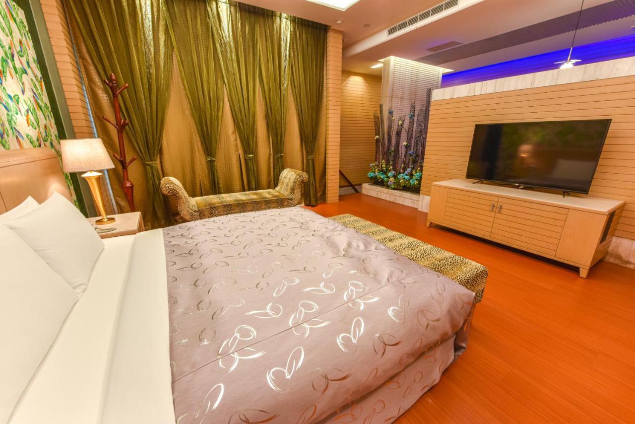 Purple Garden Motel Kaohsiung Eksteriør bilde