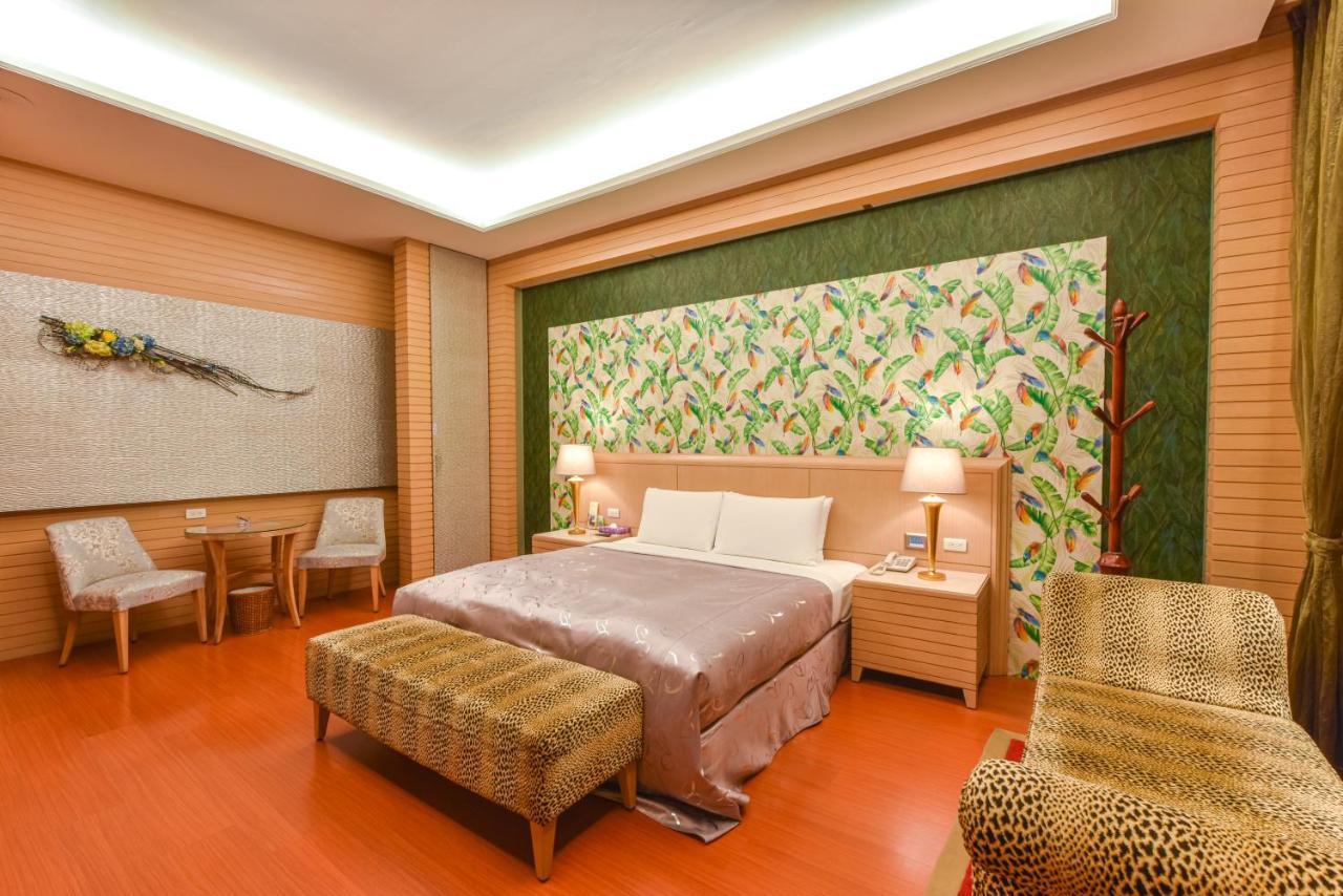 Purple Garden Motel Kaohsiung Eksteriør bilde