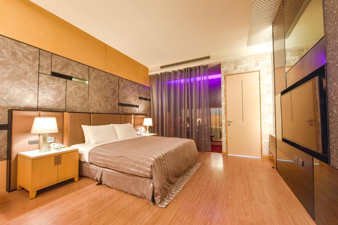 Purple Garden Motel Kaohsiung Eksteriør bilde